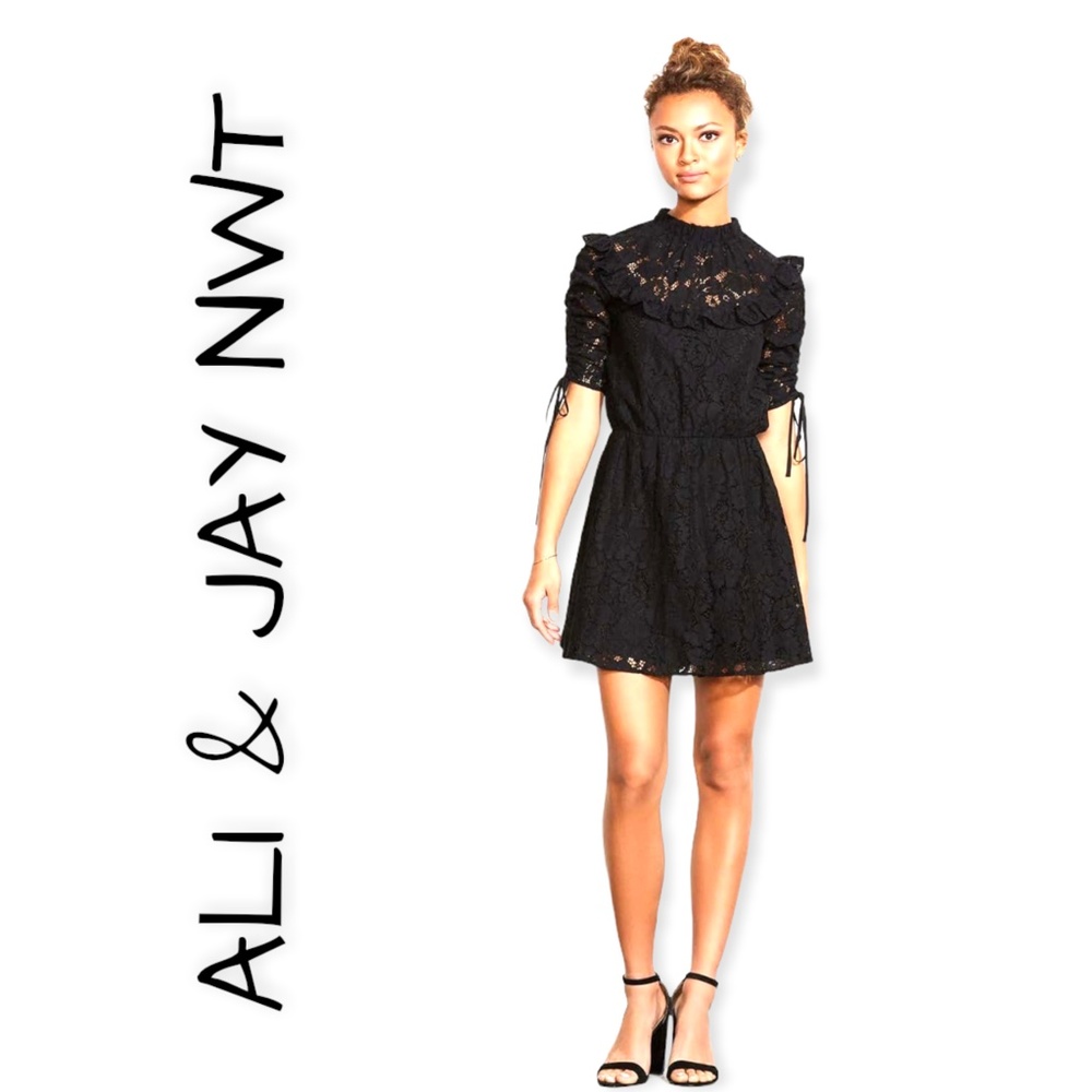 🎉HOST PICK🎉 NWT ALI & JAY Lace Minidress, Medium
